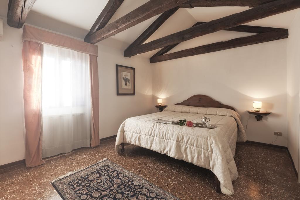 Palazzetto San Lio, Rialto Appartement Venetië Kamer foto